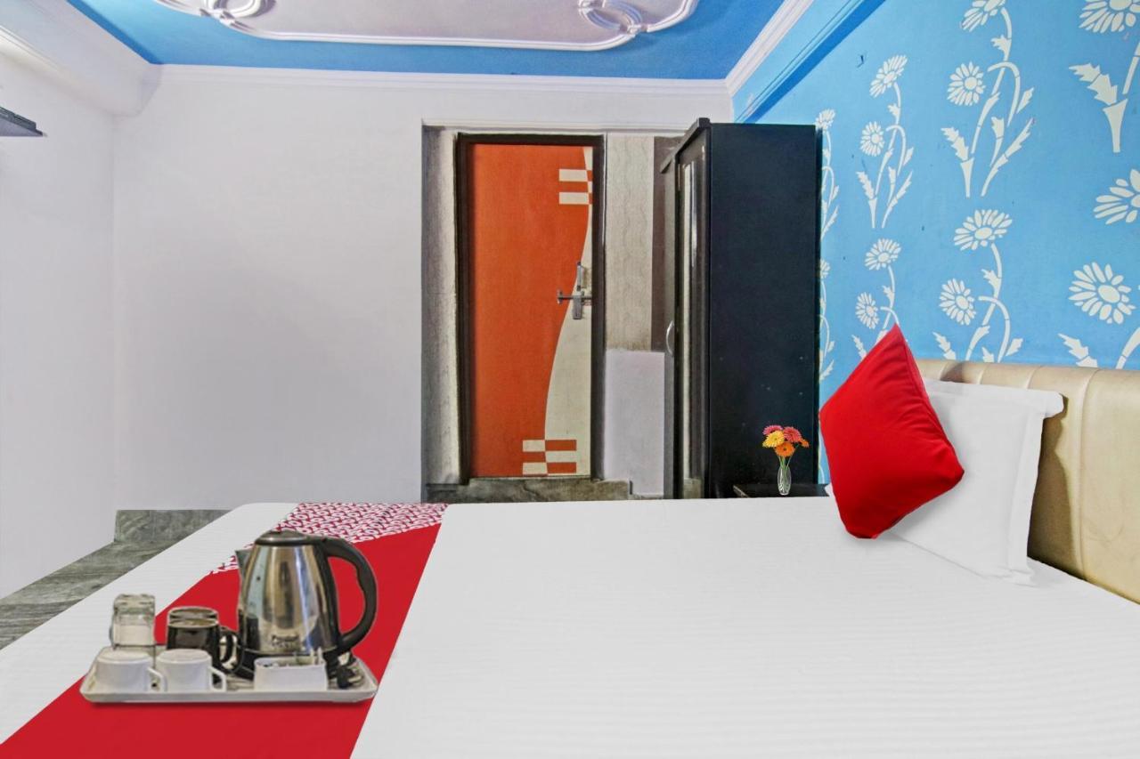 Flagship Hotel Decent Stay Near Pvr Vikaspuri Delhi نيودلهي المظهر الخارجي الصورة