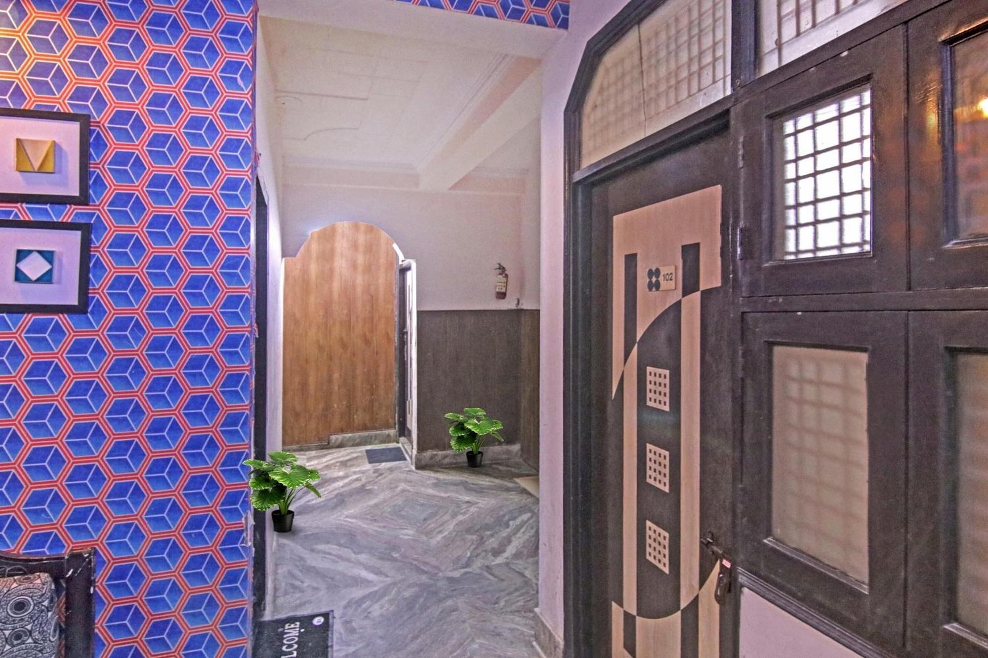 Flagship Hotel Decent Stay Near Pvr Vikaspuri Delhi نيودلهي المظهر الخارجي الصورة