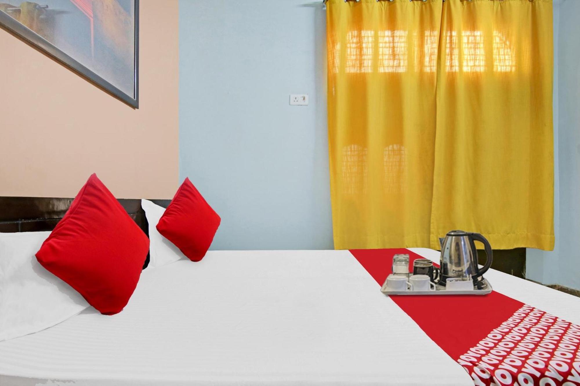 Flagship Hotel Decent Stay Near Pvr Vikaspuri Delhi نيودلهي المظهر الخارجي الصورة