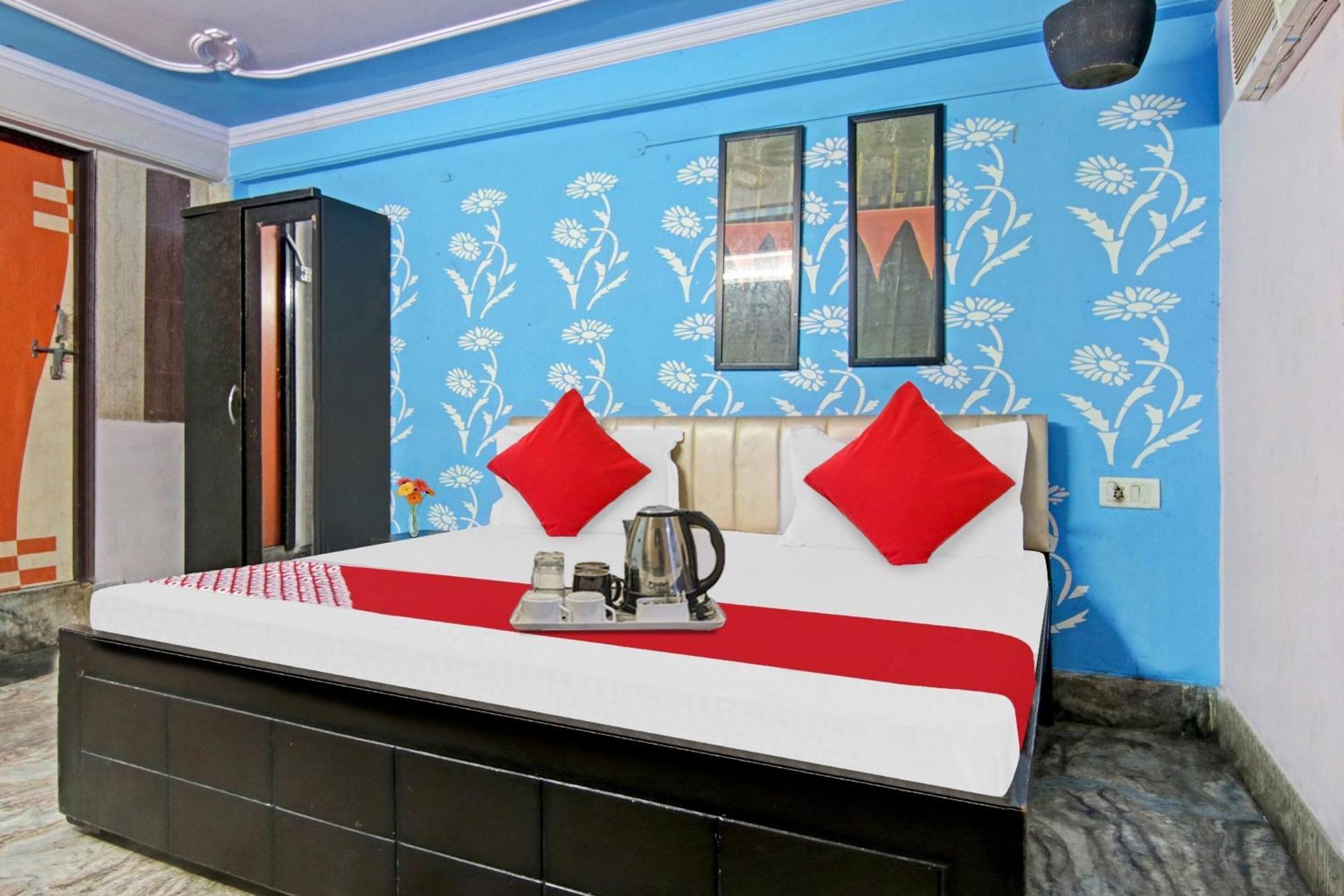 Flagship Hotel Decent Stay Near Pvr Vikaspuri Delhi نيودلهي المظهر الخارجي الصورة